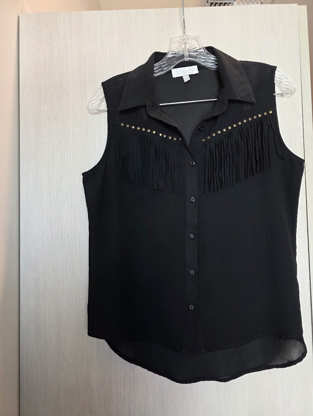 TOSKA : Sleeveless Black Fringe Button-Down Top - Unbranded